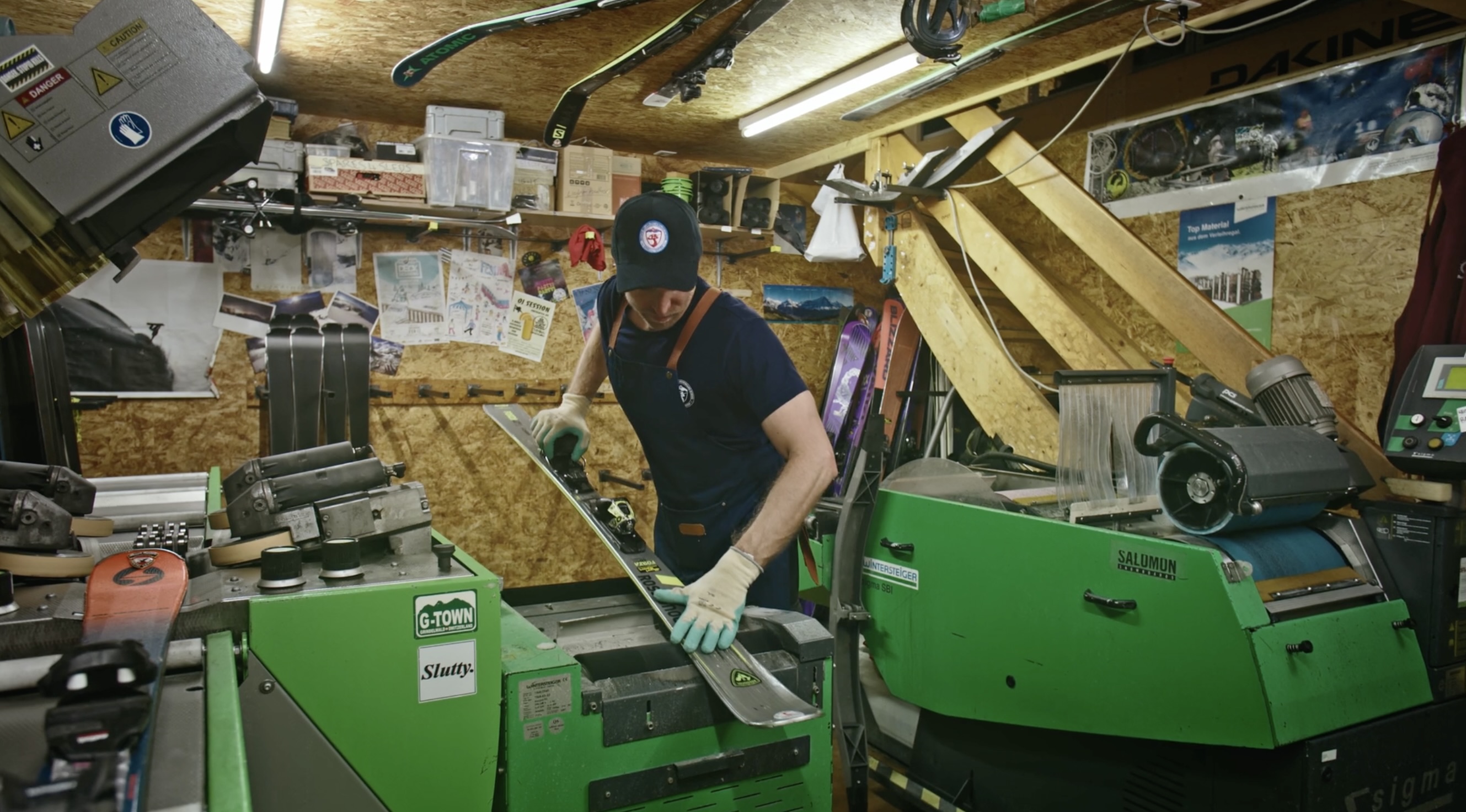 burisport_imagefilm_shop_bahnhof_skiwachs-3.jpeg